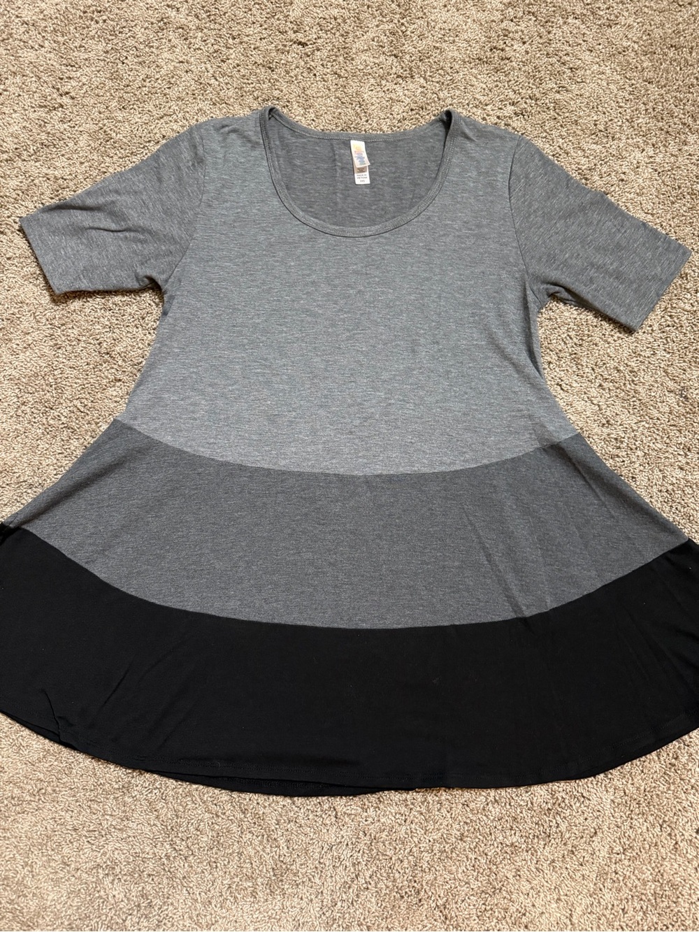 LuLaRoe Gray & Black Colorblock Swing Tunic